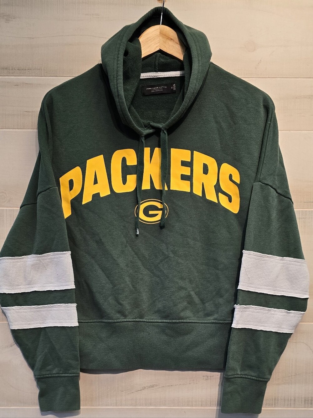 {M} Green Bay Packers NFL Team Gear Spirit Wear Cheese Head Go Pack Go